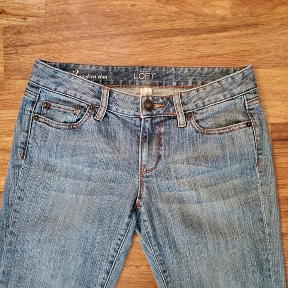 LOFT Size 2 Modern Slim Straight Jeans - Picture 2 of 8